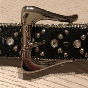 NWOT Sassy Guess Belt (M)